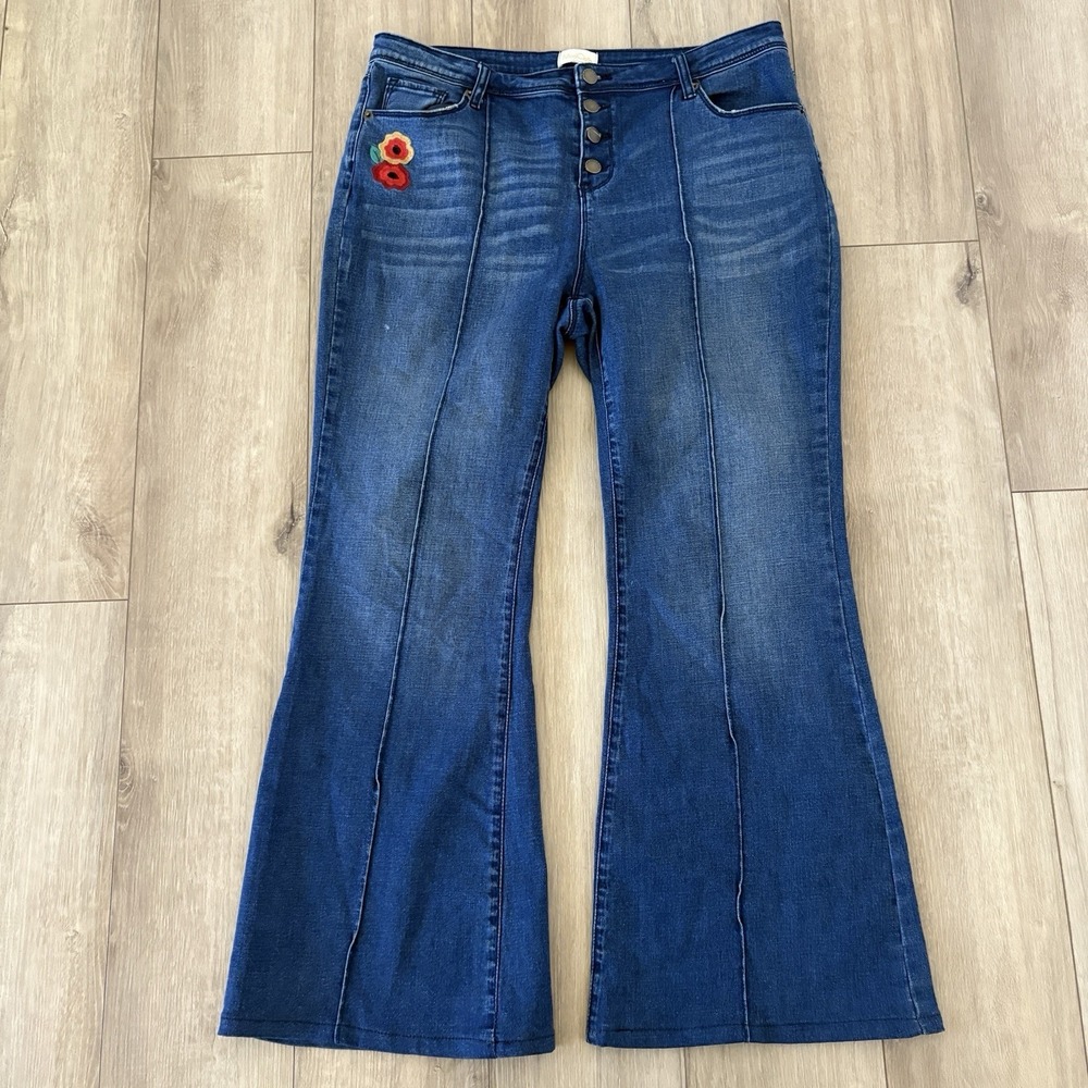 ModCloth Embroidered Button-Fly Flare Jeans Women's Size XL Pintuck Pleating